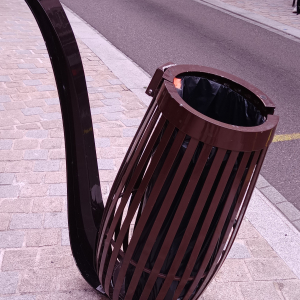 Saint - Claude, ville de la pipe ( poubelle )