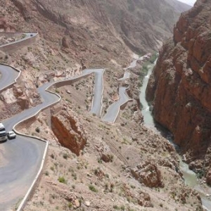 La route de sortie des gorges du Dades