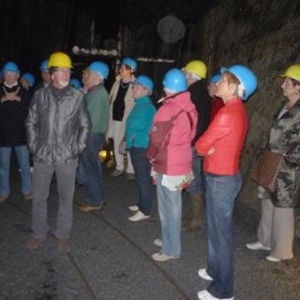 Des visiteurs attentifs aux explications fournies