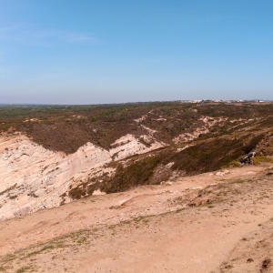 Vue imprenable sur la plage dos Lagosteiros en contre-bas ( Photo F. DETRY)