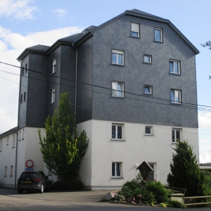 L’ancien internat transformé en de nombreux appartements.