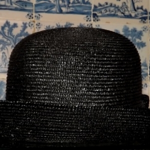  Les chapeaux de Maria exposés à la Maison Villers