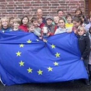 La classe de Xhoffraix, enseignants, direction, autorites et " Tintin " La classe de Xhoffraix, enseignants, direction, autorites et " Tintin "