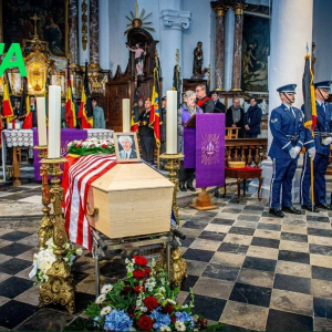 Les funérailles en l'église de Clermont ( photo L'Avenir )