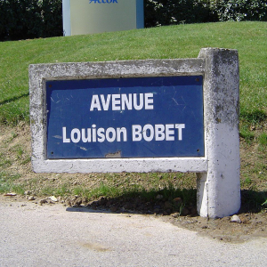 De nombreuses rues portent le nom du champion, comme ici au Touquet-Paris-Plage.