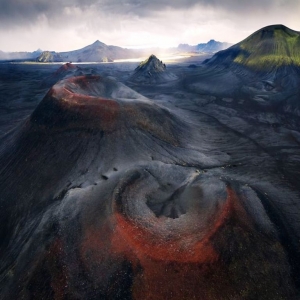 7 Le Rouge et le Noir, Islande  © Patrick Hertzog - Drone Awards 2020