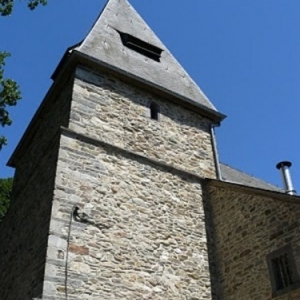 L’eglise de Bellevaux est dediee e Saint-Aubin et est classee « Anno 1435 ». 
