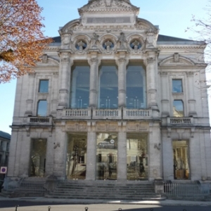 Facade du  theatre  ( 1868 )