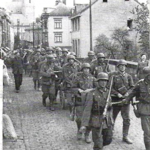 Troupes allemandes sur le pont d'Outrelepont
