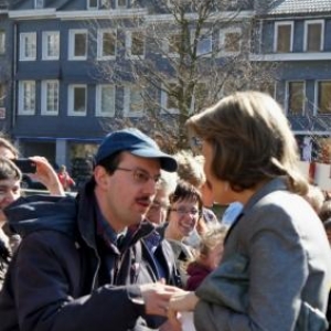 55. Bain de foule 55. Bain de foule