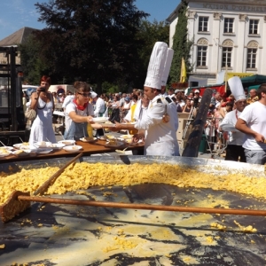 MALMEDY                         10000 œufs pour deux omelettes géantes et … savoureuses !     