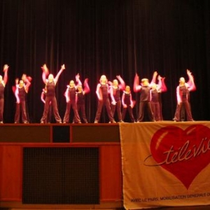 Danses par les jeunes du "Sart Swing "