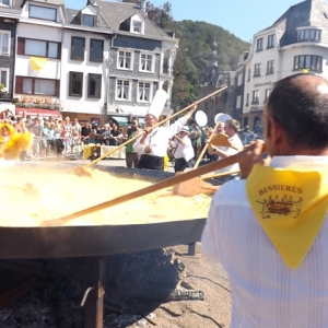 MALMEDY                         10000 œufs pour deux omelettes géantes et … savoureuses !     