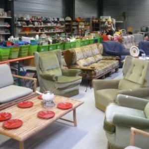 Un peu de tout a des prix plus qu'abordables ... Un peu de tout a des prix plus qu'abordables ...