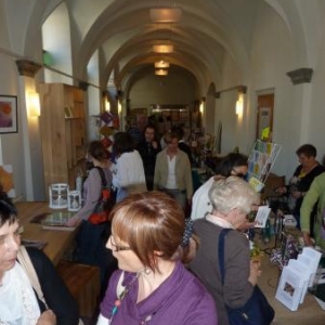 Marche de Noel dans le cloitre