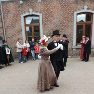La danse, un delassement de l'epoque ( Aubel 1900 )