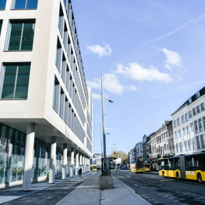 Cet immeuble du boulevard Mélot a été livré à l’administration wallonne au printemps 2022. © ÉdA – Florent Marot