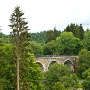 Recht : Viaduc ( Photo : Tourismusagentur Ostbelgien )