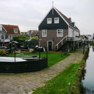 Merken : maisons typiques de la presqu' ile de Merken Merken : maisons typiques de la presqu' ile de Merken