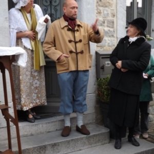 .... un bourgeois disposant du seul telephone de la localite