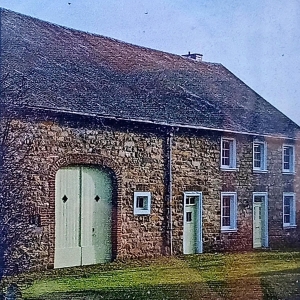 Au pays des bâtisses de pierre Au pays des bâtisses de pierre