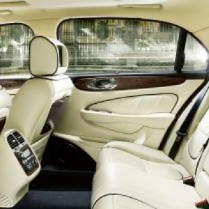 LA JAGUAR XJ 2.7 D NOUS FAIT DECOUVRIR LA GASTRONOMIE DU GRAND BRUXELLES. LA JAGUAR XJ 2.7 D NOUS FAIT DECOUVRIR LA GASTRONOMIE DU GRAND BRUXELLES.