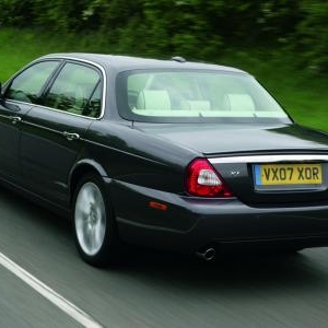 LA JAGUAR XJ 2.7 D NOUS FAIT DECOUVRIR LA GASTRONOMIE DU GRAND BRUXELLES. LA JAGUAR XJ 2.7 D NOUS FAIT DECOUVRIR LA GASTRONOMIE DU GRAND BRUXELLES.