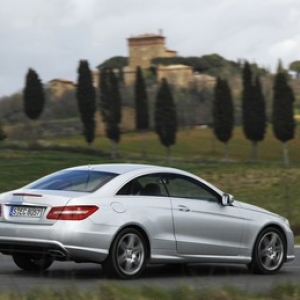 Une Mercedes E-Klasse Coupé dans le Sud de l’Angleterre. 