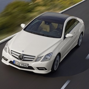 Une Mercedes E-Klasse Coupé dans le Sud de l’Angleterre. 