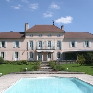 Chateau du Mont Joly, Sampans