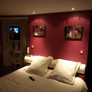 Relais de Montmartre, Vire