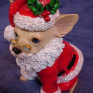 statue chihuahua Pere Noel 19.95 euros