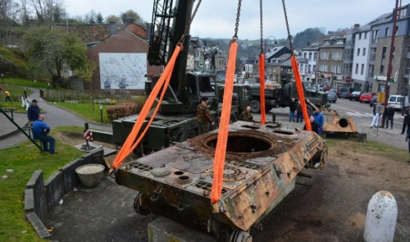 Le tank, direction Bastogne pour restauration.