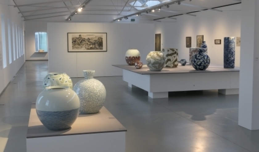 Oeuvres realisees par l artiste chinois (c) Bai Ming/"Keramis"