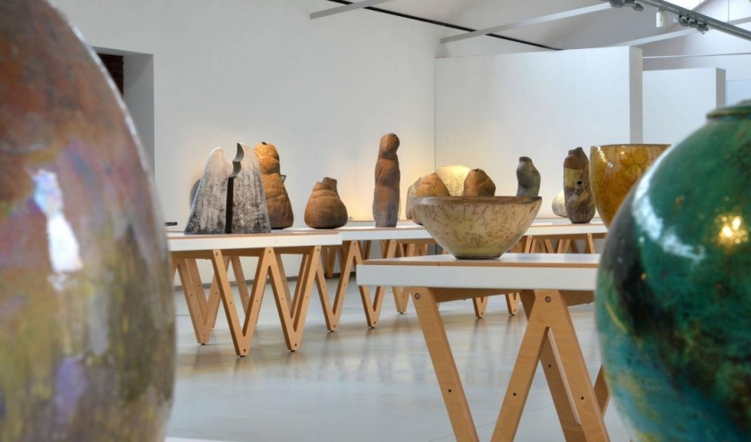 Une vue de la collection permanente de (c) « Keramis »