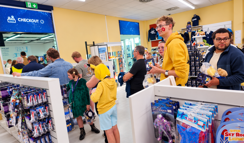 - Les produits Pokémon × ESA restent disponibles à l’Astronaut Shop après le week-end de lancement, avec des réassorts prévus pendant l’exposition.