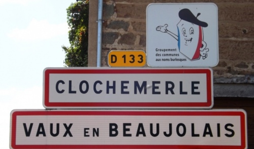 Vaux-en-Beaujolais = Clochemerle