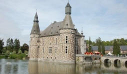 Une fête médiévale au château de Jehay (Liège)