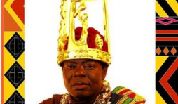 Le souverain africain " Céphas Togbui Bansah" du Ghana en visite à Longchamps