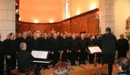 Prestation dans l' eglise de " Le Poizat " ( Photo de B. Beaupain )