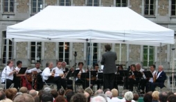 Prestation du Cercle Royal des Mandolinistes aux reputees Nuits de Beloeil, en aout dernier.