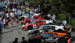 Beaucoup de monde a Spa.