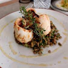 « Calamars et ‘Ouzo’ au Fenouil orange » © Manos Makrigiannikis