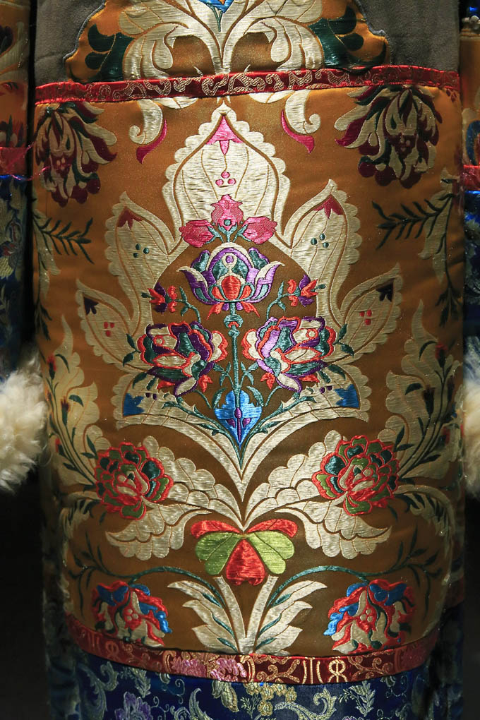 Pièce textile des « Nam-Khas » © Béatrice Meunier-Déry © « MICM » © Photo : Jacques Baudoux