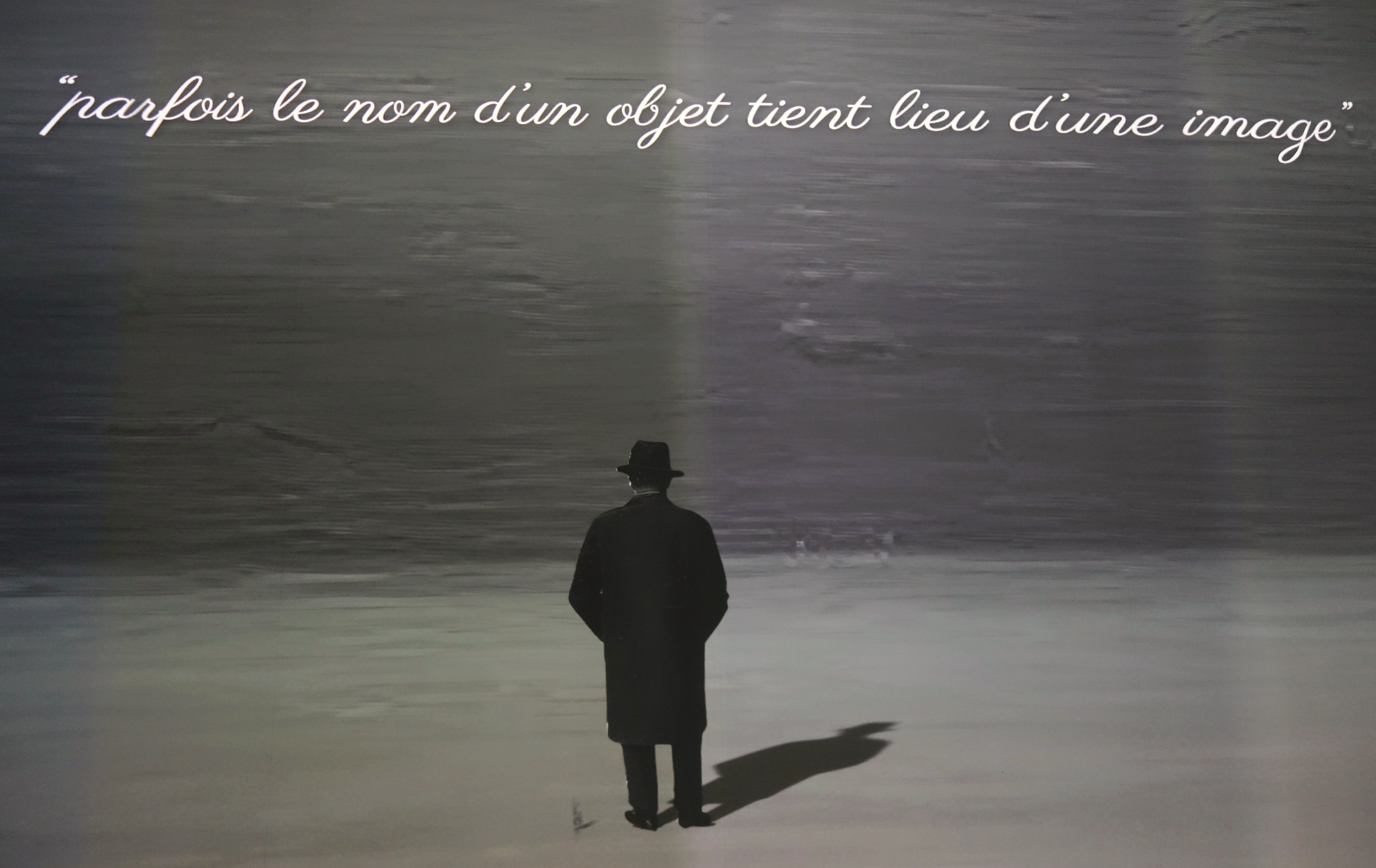 Citation de René Magritte © « Exhibition Hub » © Photo : Fabien Sebo