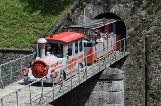 En « petit train » touristique © « CAC »