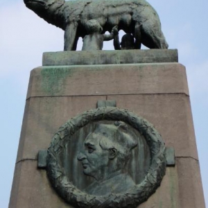 Monument pour la défense de la latinité à Sourbrodt