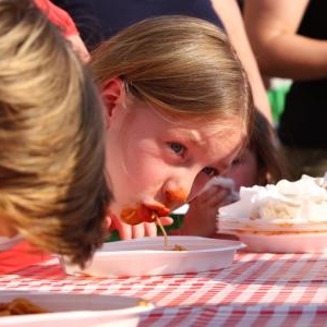 concours de manger de spaghettis 