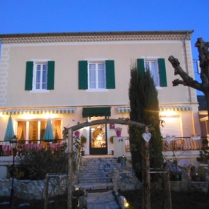 Nyons - Hôtel Les Oliviers