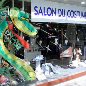 mantes la jolie, peinture sur vitrine pour le festival de la bande dessinee par Jean-Marie Lesage